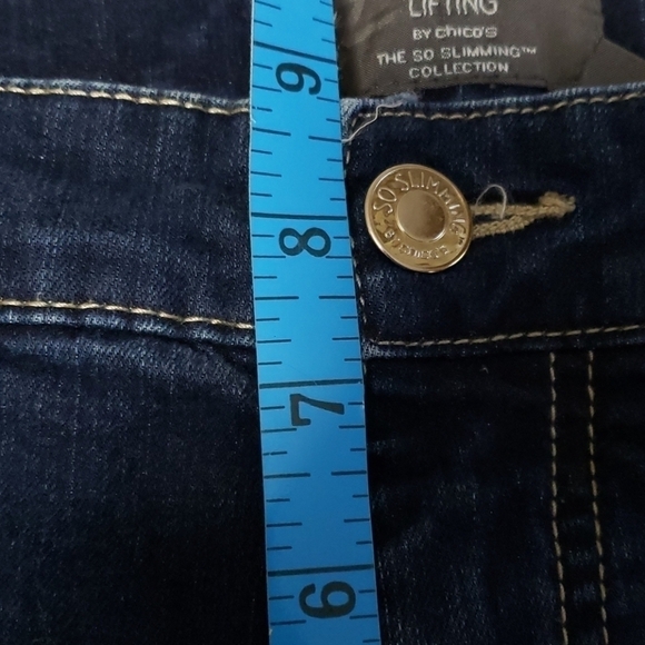 CHICO'S So Lifting Jeans Sz 0 30x26 Dark Wash EUC - Picture 10 of 16